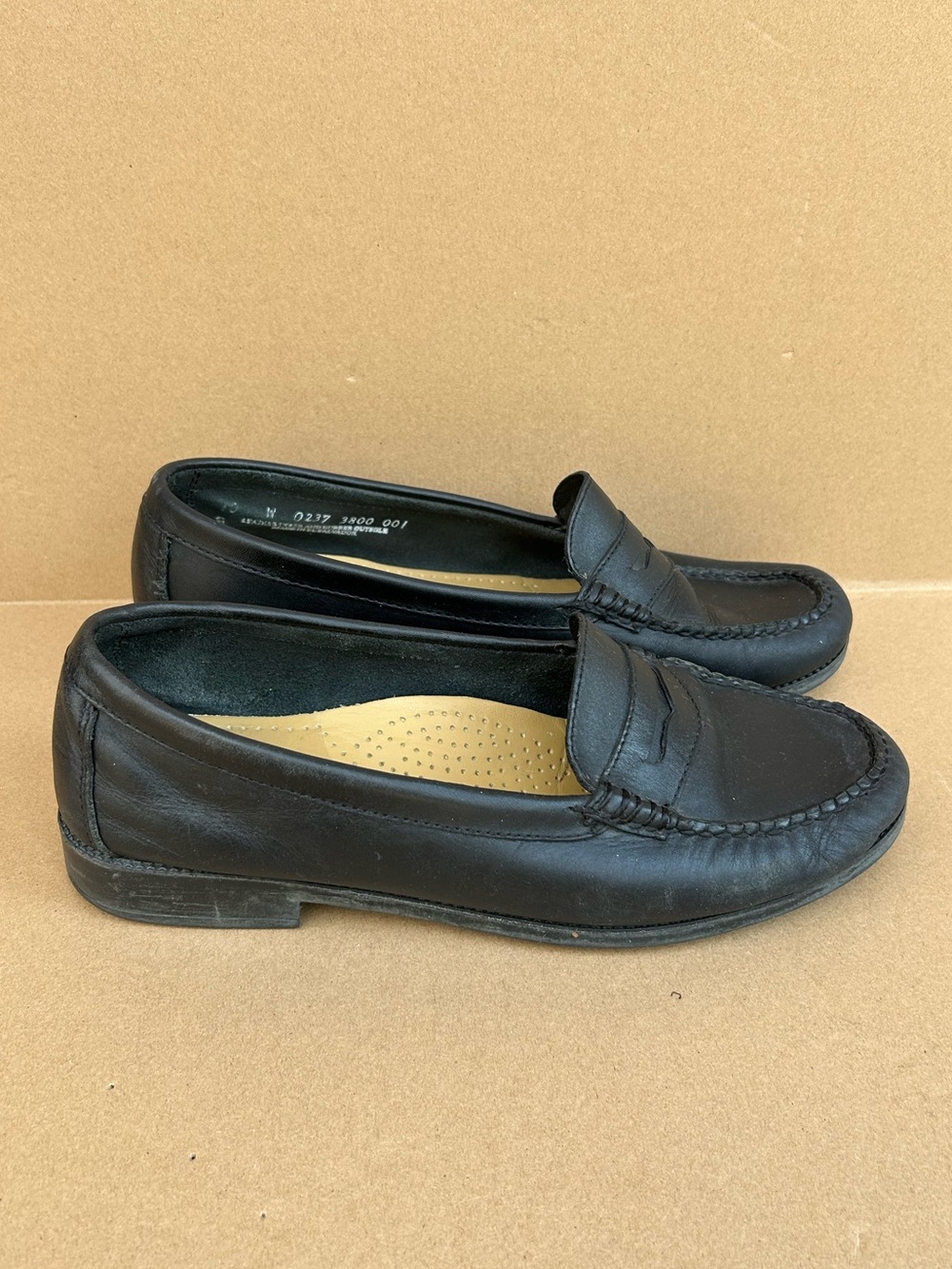 GH Bass Weejuns Penny Loafers Women’s Sz 10w Black Soft Leather Classic Slip On